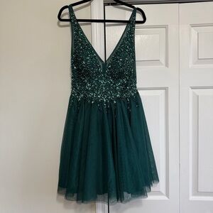 GB Emerald Green Beaded Sequined V Neck Tank Formal Dress Size 13, NWT